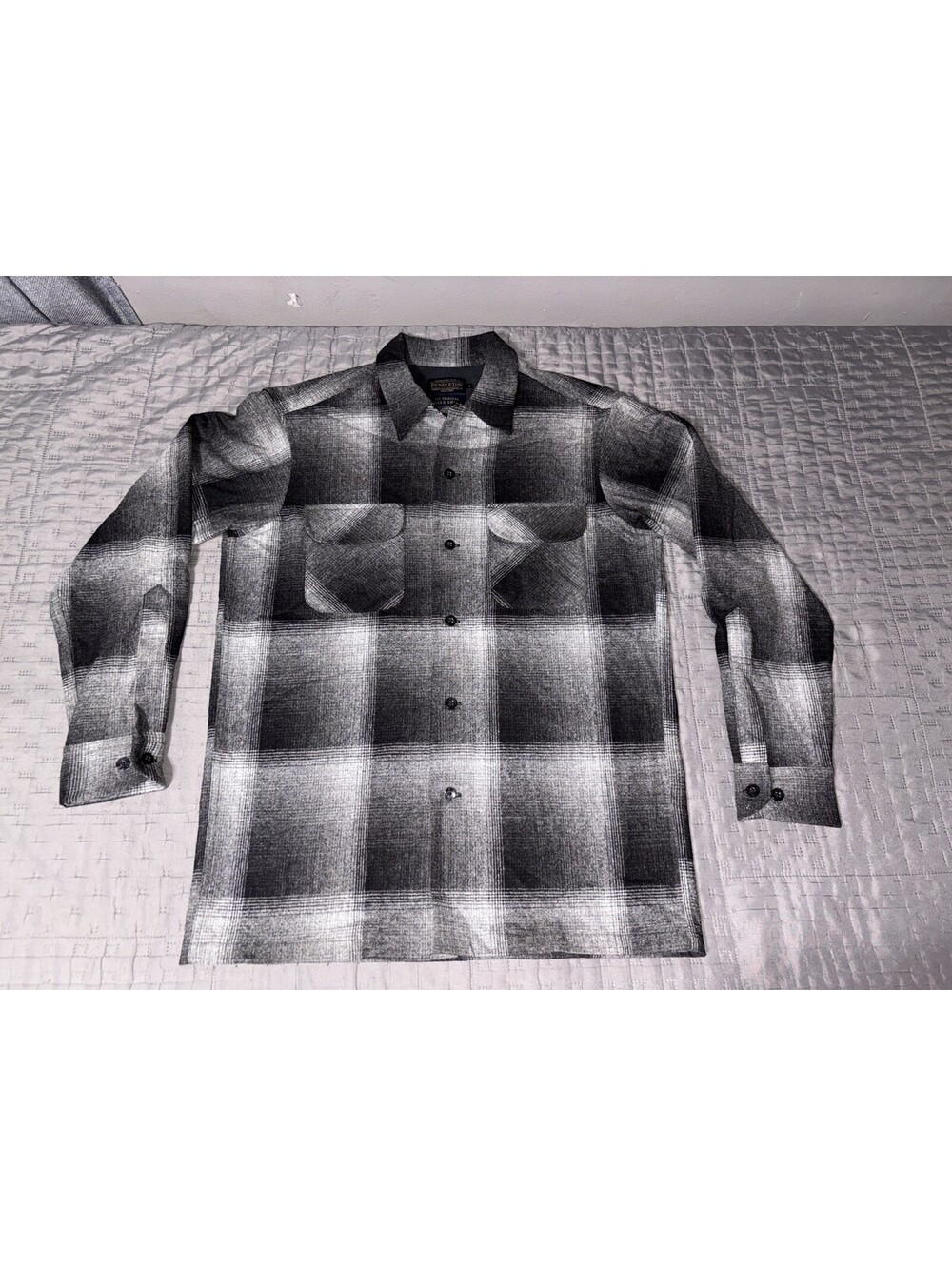 Pendleton Board Shirt Mens Small Black Grey Plaid Wool Button Up Flannel